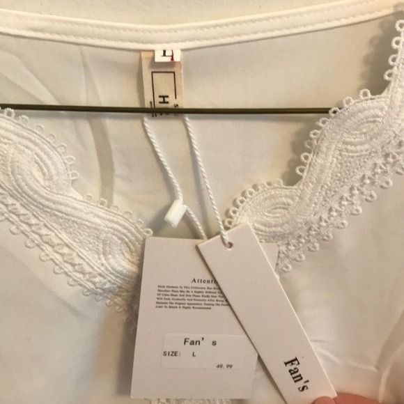 White blouse - Picture 5 of 5